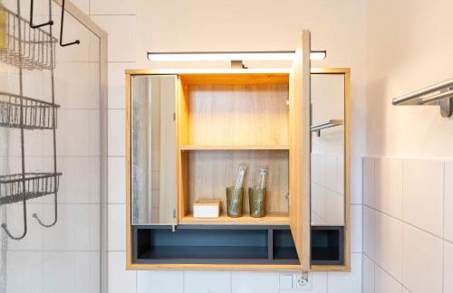 Charaktervolle 122qm Altbau-Ferienwohnung mit Stuck, viel Platz für Familien & Gruppen bis zu 8 Personen, Parkplatz inklusive - Photo 51