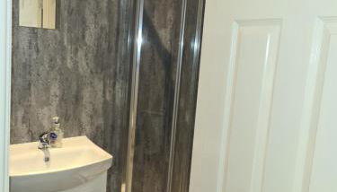 The Reading apartment with gardens, suitable for contractors - Foto 4