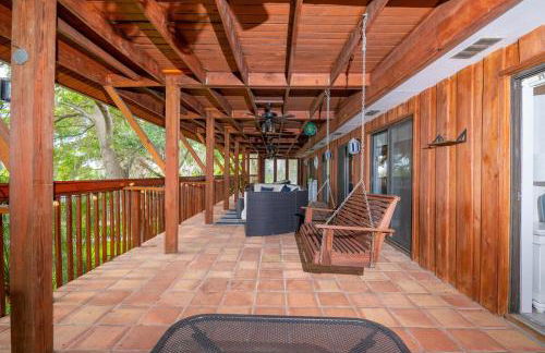 Huge Waterfront Mini-Resort w Gym, Dock & Pool - Foto 22