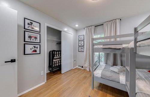 Beautiful home, centrally located to Parks with Pool - Foto 21