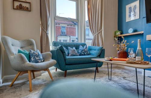 2-Bedroom Modern, Stunning & Stylish Contractor House, Sleeps 4, Prime Portsmouth Location with Free Parking Permit - by Blue Puffin Stays - Foto 4