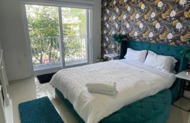 NEW 3 Story in Homestead- 3/2.5 Balcony & Rooftop - Foto 1