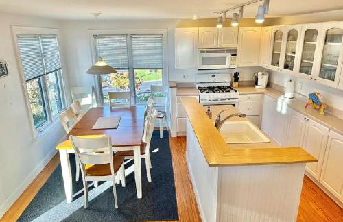 Spacious Oceanfront 3BR Condo with Private Beach in Ideal Hyannis Location - Photo 9