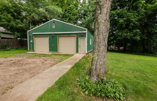 Spacious & Updated MQT Home - HotTub - Backyard - Foto 36