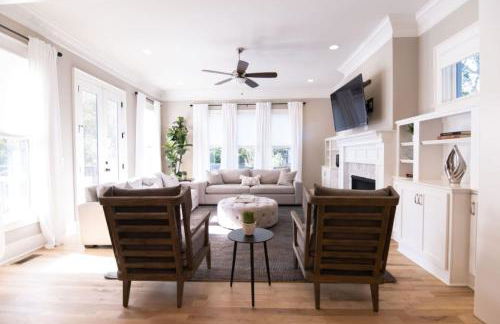 Minutes to Downtown Huge Outdoor Deck HOT TUB - Foto 1