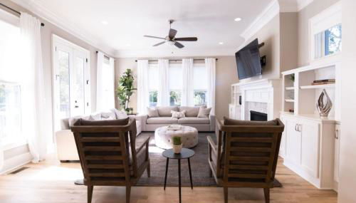 Minutes to Downtown Huge Outdoor Deck HOT TUB - Foto 1