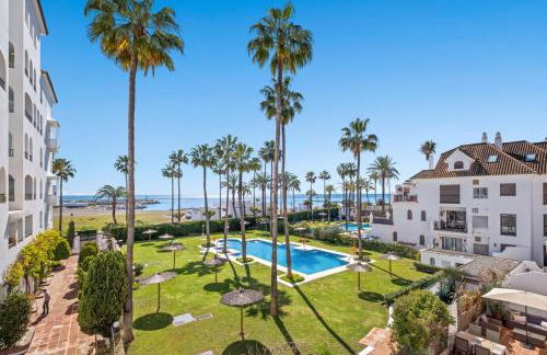 Driftwood Escape - Puerto de la Duquesa - Photo 13