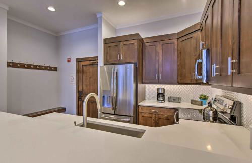 Slopeside Solitude Condo - Walk to Ski Lifts! - Foto 5