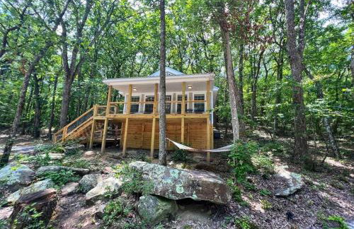 The Otter Box Cabin - 92 Acres Beside DeSoto State Park - Foto 3
