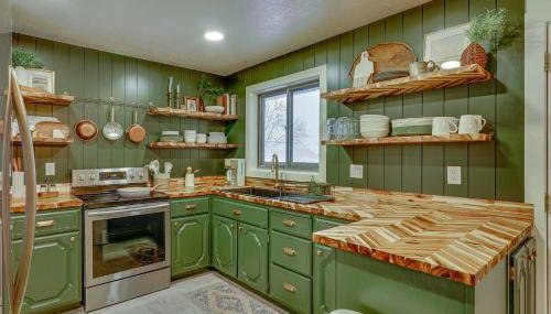 10 Mi to Nordic Valley Ogden Escape with Patio - Foto 2