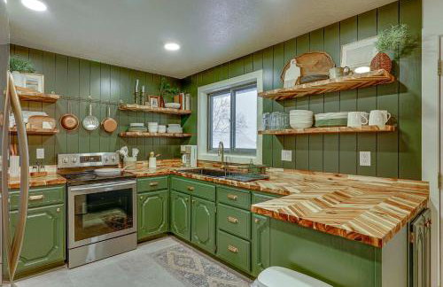 10 Mi to Nordic Valley Ogden Escape with Patio - Foto 2