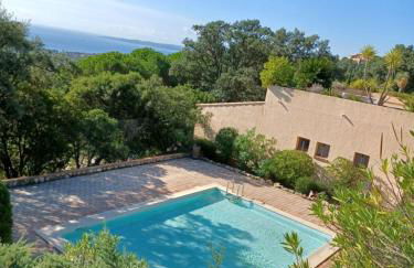 APPARTEMENT CLIMATISE - TERRASSE AVEC APERCU MER - GOLF DE ST TROPEZ - Foto 7