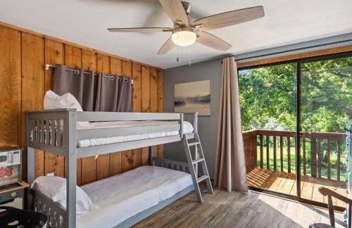 Serene Lakeside Retreat- 3 Bdr Romantic Getaway - Foto 24