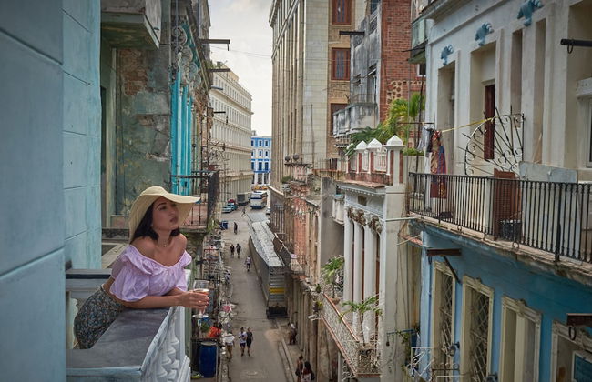 Lujoso Apto WIFI Gratis Balcon y Jacuzzi - Photo 24