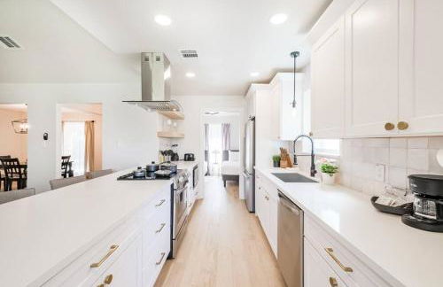 Rena Home Sleeps 8 Yard King Ensuite - Foto 9