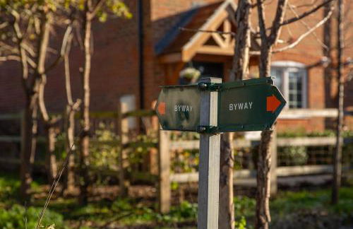 Oxfordshire Country Escape, 3 Bed Getaway - Photo 41