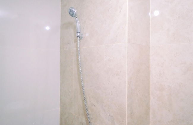 Homey And Well Design Studio Transpark Cibubur Apartment - Foto 11