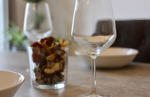 Amazing 2-Bed Home w/ Private Garden Free Parking - Foto 9