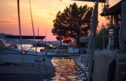 Small house at seafront - Photo 25