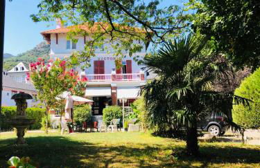 T2 avec terrasse vue Hautacam dans villa historique "Victoria" - Foto 1