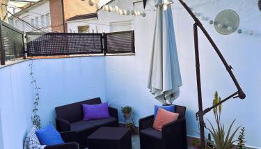 Apartamento independiente con parking privado gratuito y terraza de ensueño junto al Teatro Romano - Foto 5