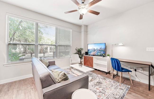 Comfy Soco 1BR King Suite w Gympickleballlaundry - Foto 12