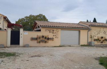 Mas La Gentille ,,, à la campagne , beautiful outdoor , swimming pool , pool house , Nice green Garden , BBQ ,,, only for you , pour passer un séjour inoubliable - Photo 27