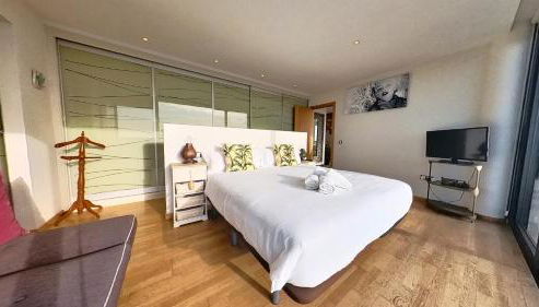 La Casa de la Playa-Best FTV Views, by Comfortable Luxury - Foto 2, towels, wardrobe