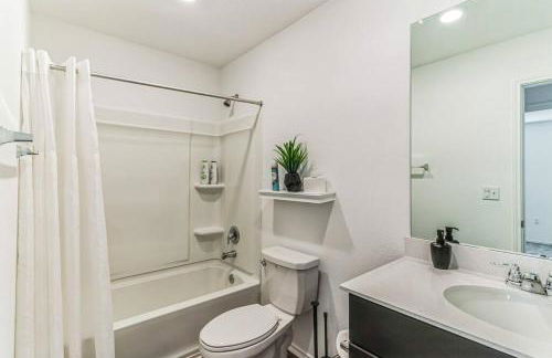 Entire house near airport & COTA - Foto 18