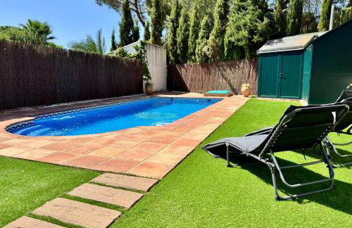 Casa familiar junto al Lago de la Encantada con zona de juegos, BBQ y cine - Foto 6