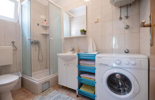 Whole estate just for you, 20m from sandy beach - Photo 30