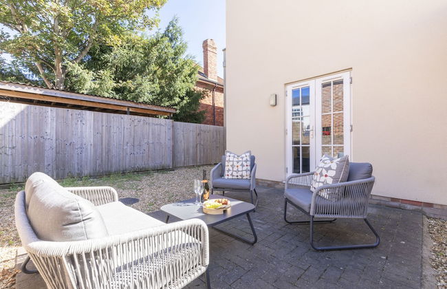 Elliot Oliver - 2 Bedroom Garden Apartment With Parking - Photo 17