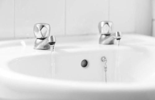 Three Bedroom House - Garden Space - Parking Included - Netflix Access - Parking - 74B - Foto 34