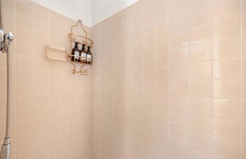 3BR Home - Free Parking-WiFi Kitchen Laundry-Kids Friendly-Near DC & Downtown & Metro-Patio & Deck - Foto 36