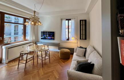 Morozzo1939 - An Authentic Milanese Home, Near Duomo - Photo 1