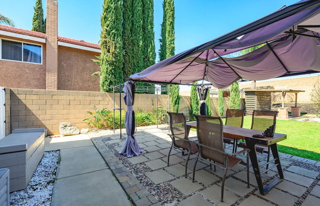 Spacious Family Retreat w Garden Modern Comfort - Photo 20