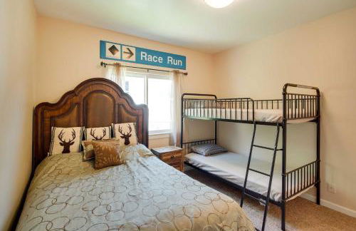 Lake Arrowhead Getaway with Decks and Game Room! - Foto 25