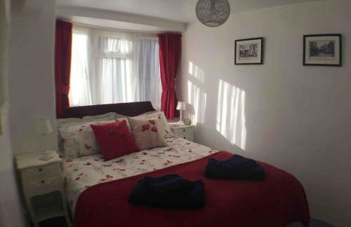 The Post House (Centre of riverside village) - Photo 23