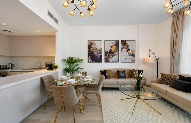 Chic Apt on Yas Island cls to ALL Main Attractions - Photo 1