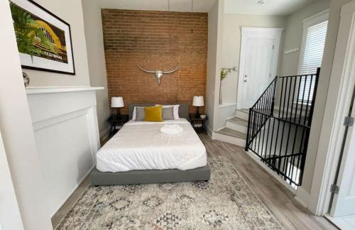 Full Building Huge Downtown Retreat Walkable to Everything - Foto 44