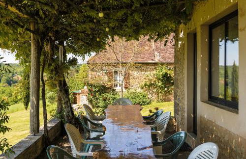 Farmhouse With Private Pool, Large Garden and Playground - Foto 46