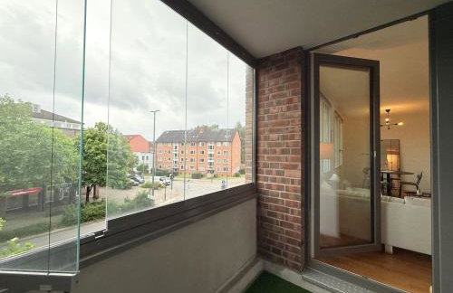 New-three room-Entire Apartment with two Balconies & Garage, Central-Fast Access to City Center - Barmbek -Stadtpark - Foto 45