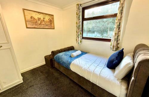 Indoor Heated Pool - Large Family Home - Sleeps 12 - Near Bournemouth Beach - Photo 44