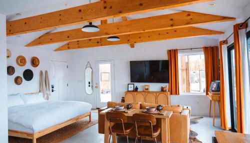 Romantic Desert Escape - Stargazing Dome, Hot Tub, Fire Pit, Hammocks, Cowboy Pool - Foto 5