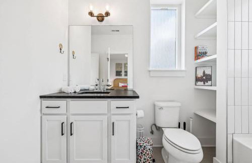 Nashville Townhouse with Rooftop & Modern Comfort - Foto 48