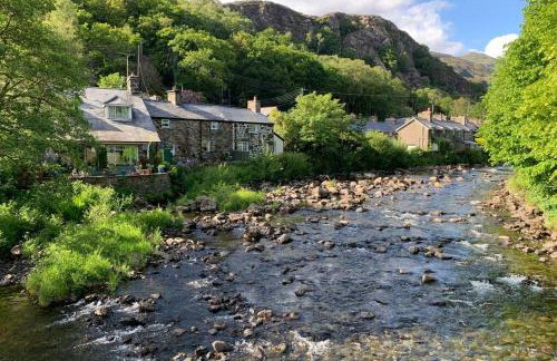 Sygun Cottage - Detached Cottage in the heart of the Snowdonia National Park - Photo 21