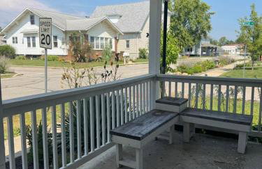 Downtown Whitestown with King Suite and Pool - Foto 27