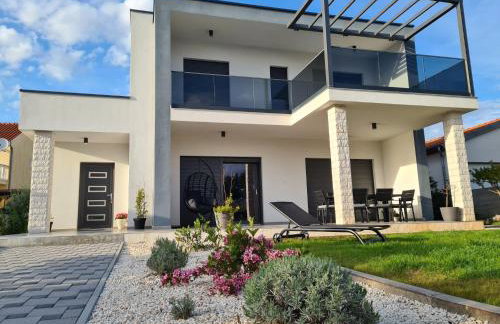 Villa Adria near Šibenik, 90 meters from the sea - Foto 1