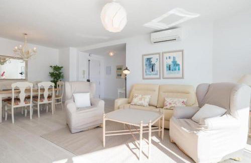 SEA VIEW & BEACH ACCESS - Center - Parking - Photo 11