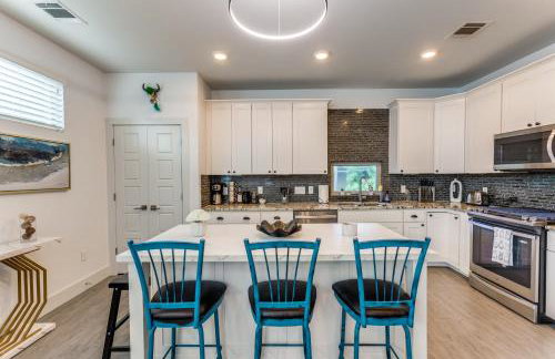 The Q - Austin Family Vacation Home - Hot Tub, Sauna, Gym & Backyard - Foto 17